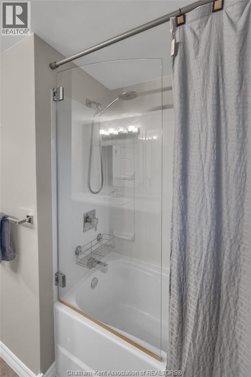 Photo 24 of 33 Sylvester Drive, Chatham ON