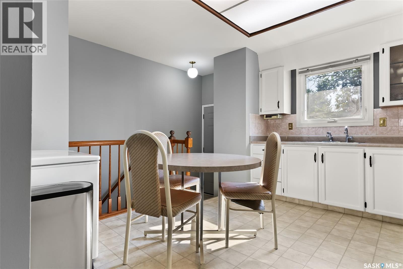 Photo 10 of 232 Nagel Crescent, Regina SK