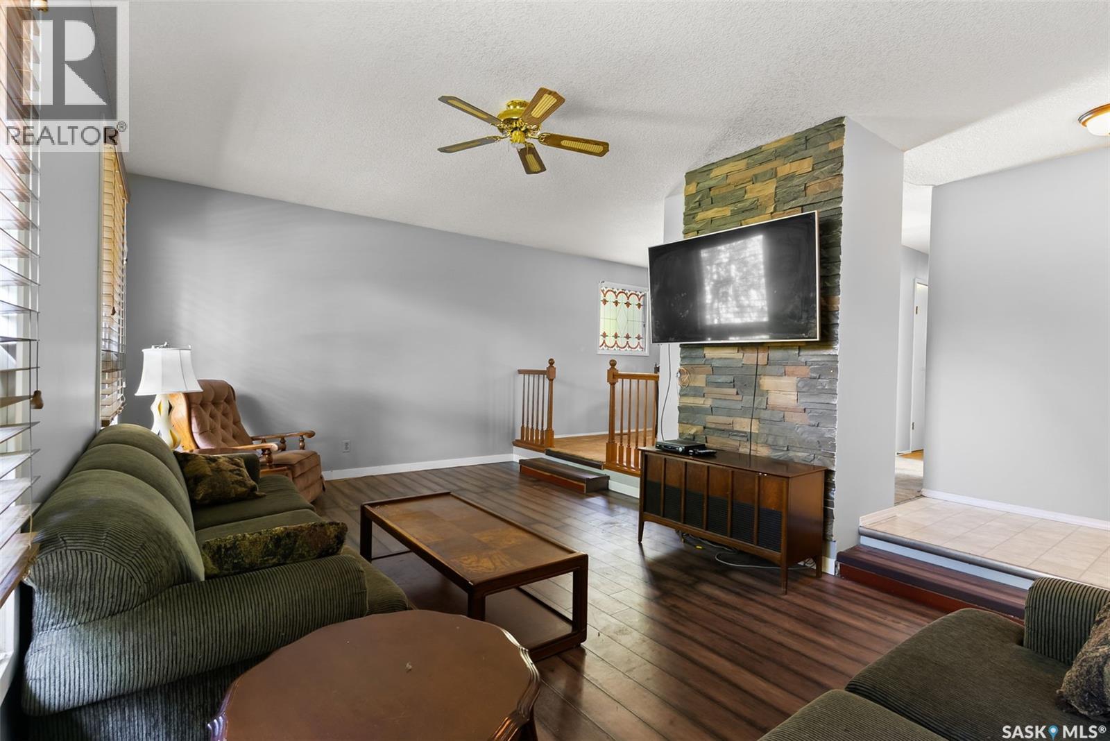 Photo 4 of 232 Nagel Crescent, Regina SK