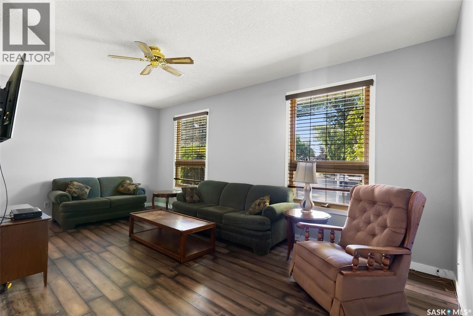Photo 5 of 232 Nagel Crescent, Regina SK