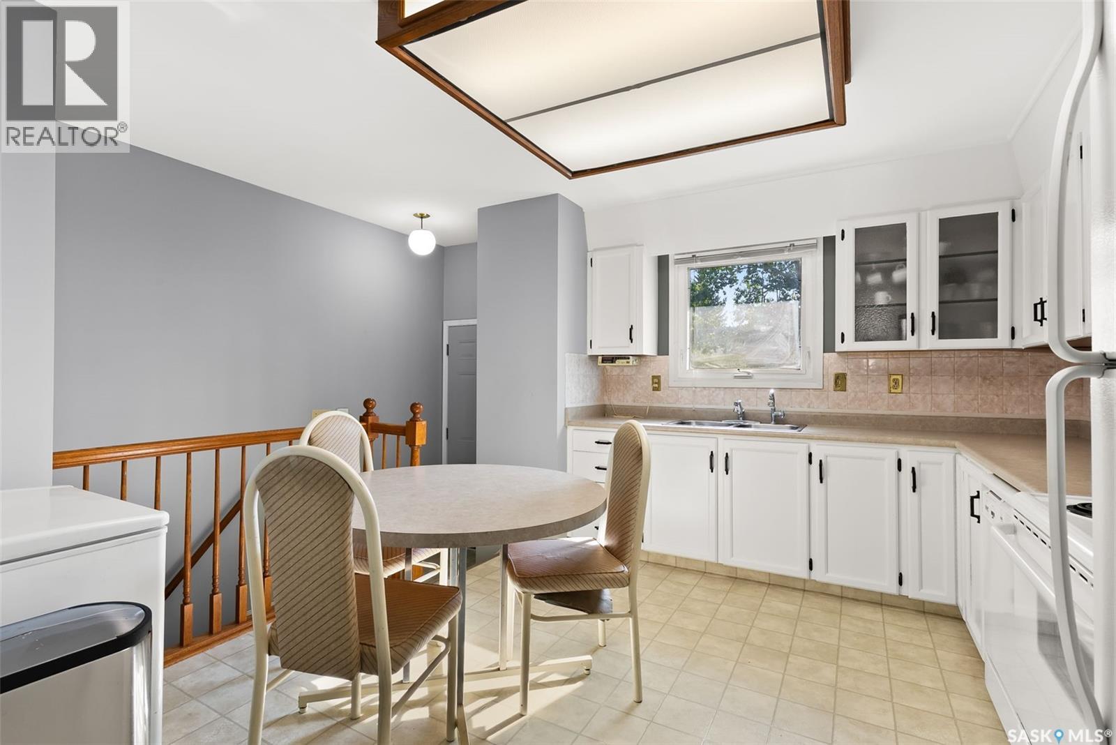 Photo 7 of 232 Nagel Crescent, Regina SK