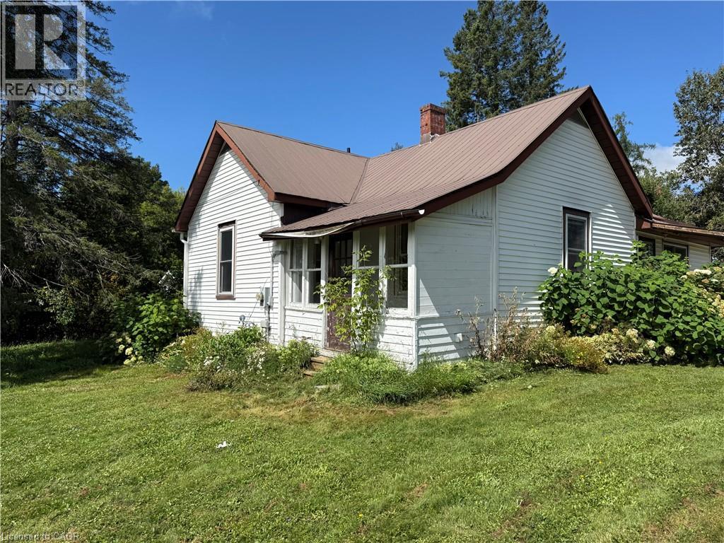 Photo 2 of 137 Simpson Street, Burks Falls ON
