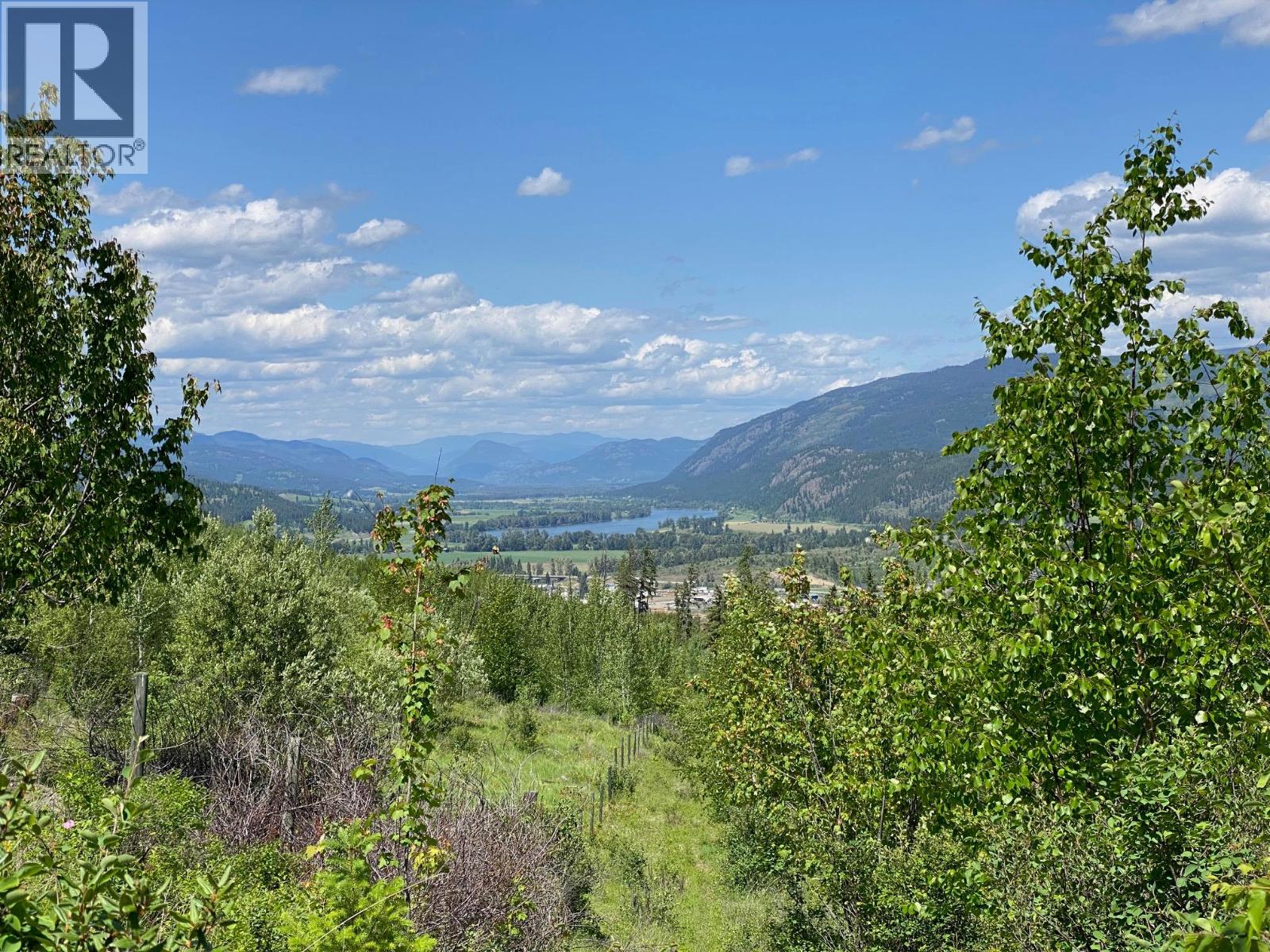 4357 Peterson Betts Road, Barriere