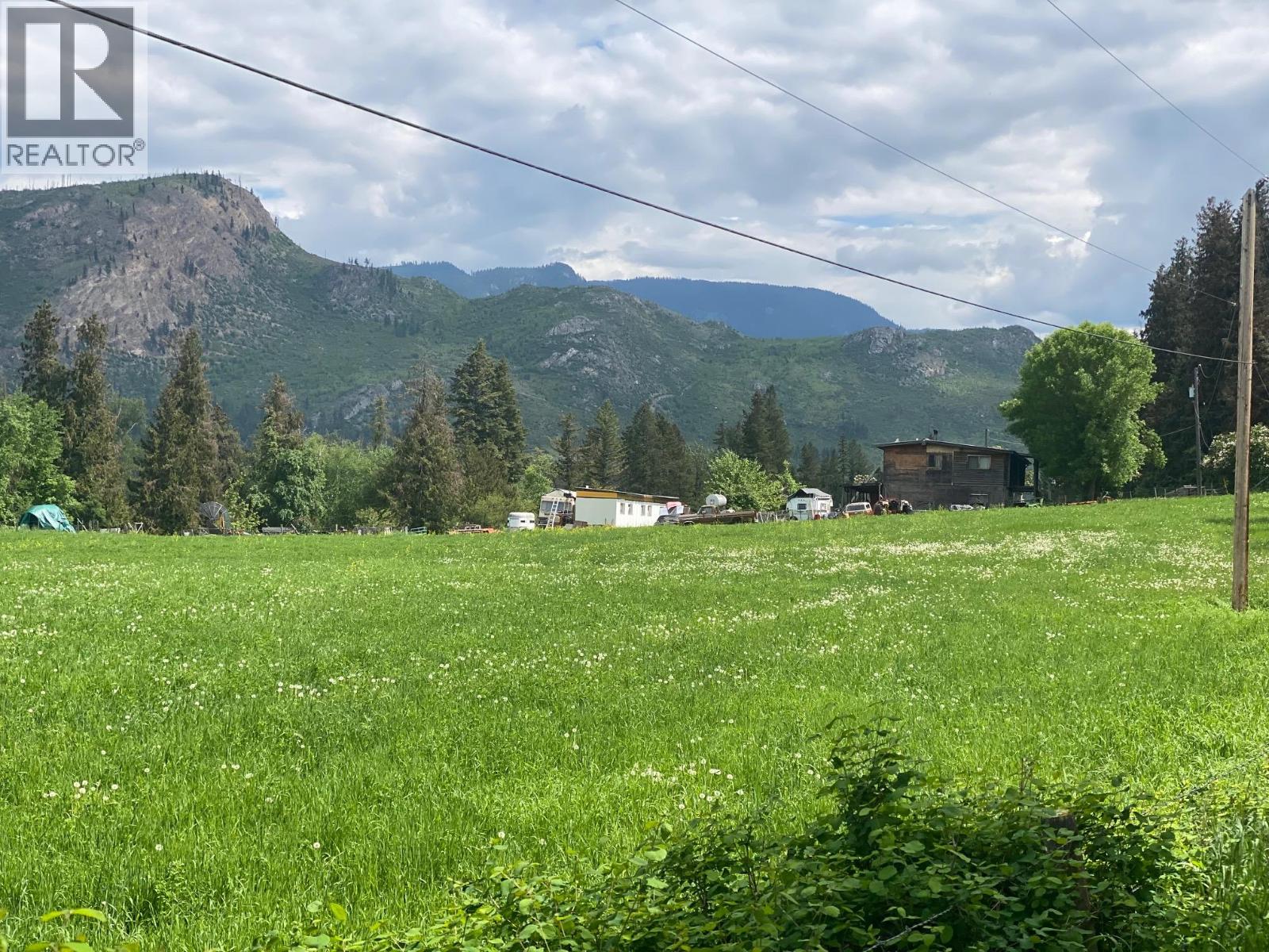4357 Peterson Betts Road, Barriere
