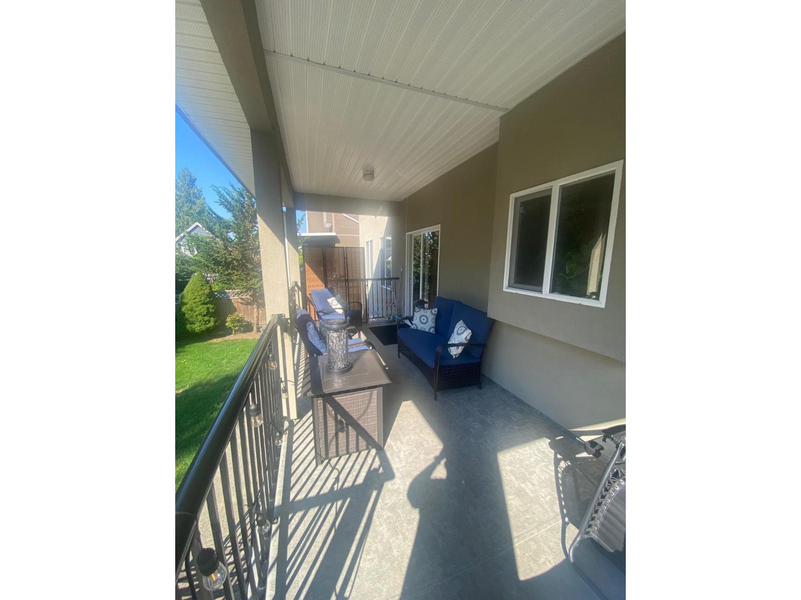 Photo 5 of 14866 67 A Avenue, Surrey BC