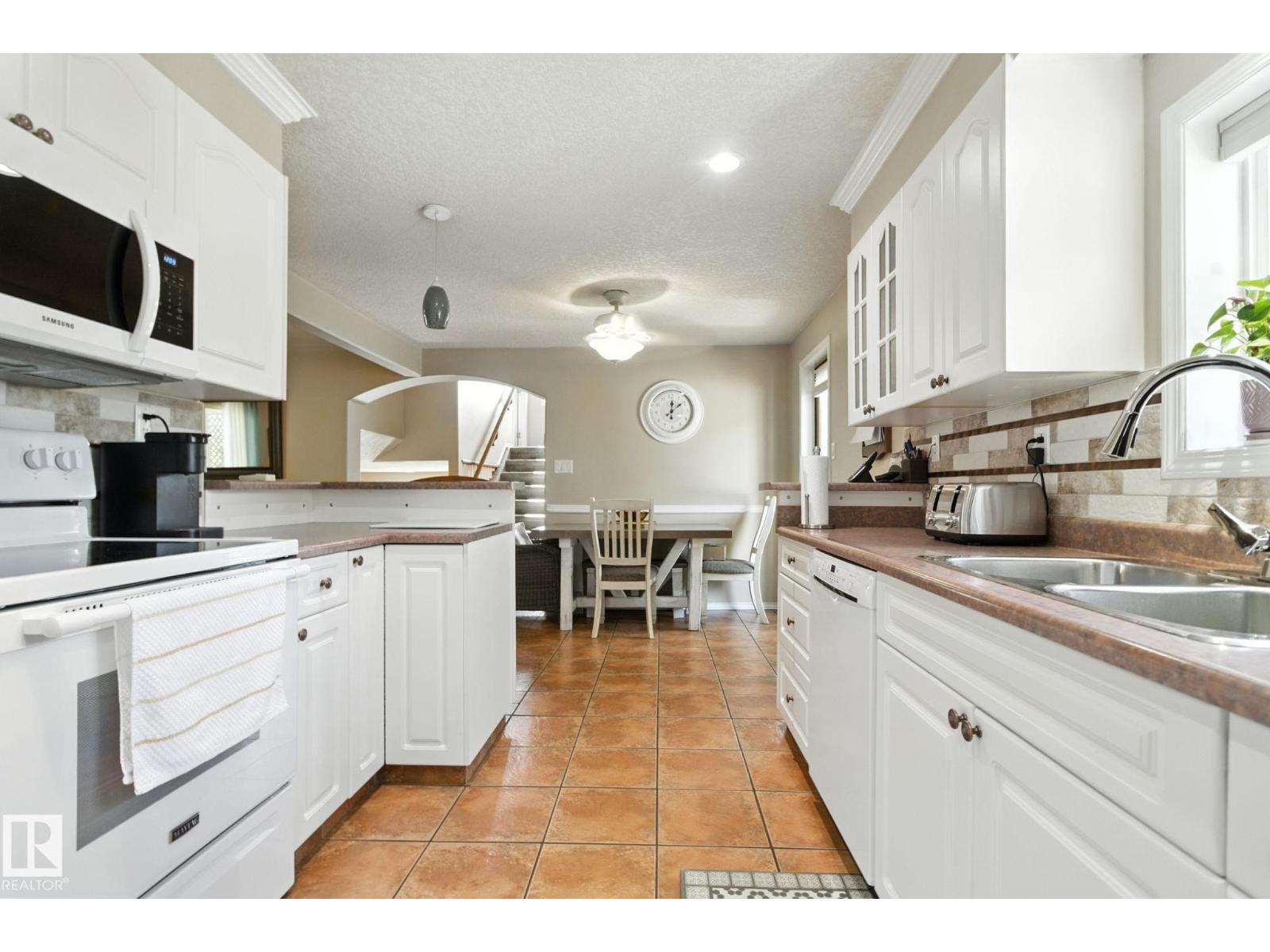 Photo 36 of 11530 71 St Nw, Edmonton AB