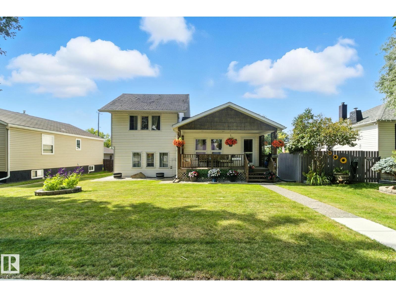 Photo 4 of 11530 71 St Nw, Edmonton AB