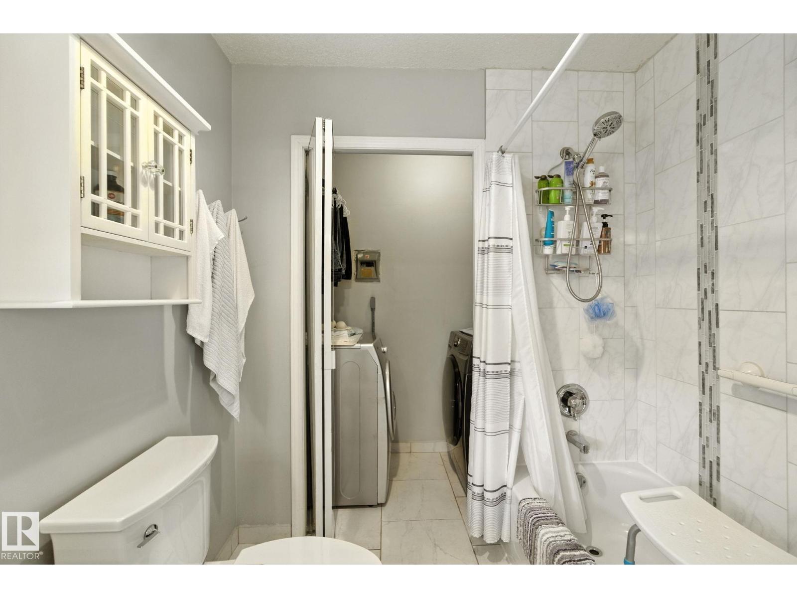 Photo 10 of 11530 71 St Nw, Edmonton AB
