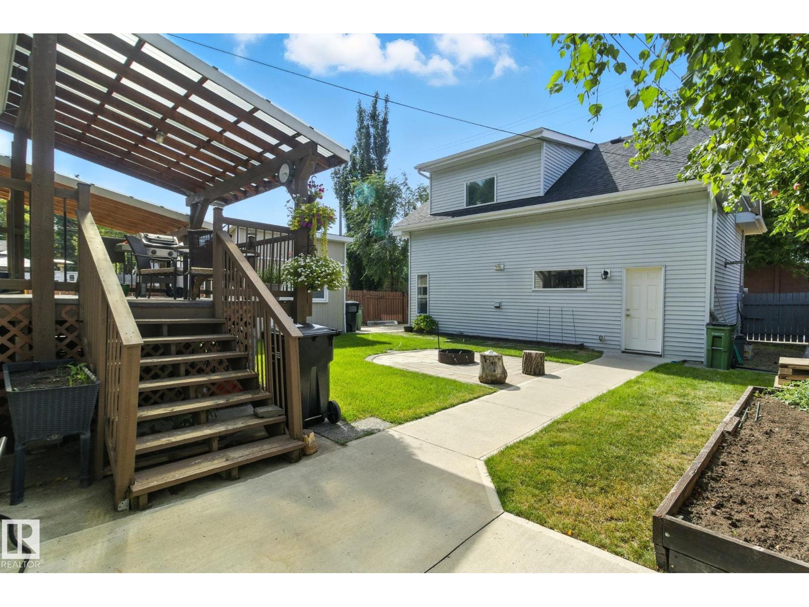Photo 20 of 11530 71 St Nw, Edmonton AB