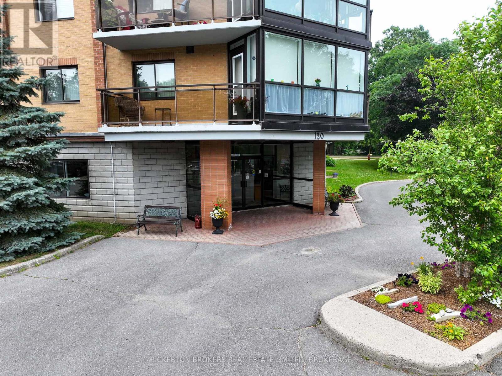 Photo 18 of 602 120 Barrett Court, Kingston ON