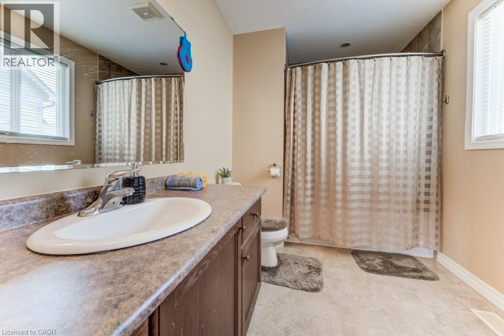 Photo 28 of 220 Lemon Grass Crescent, Kitchener ON