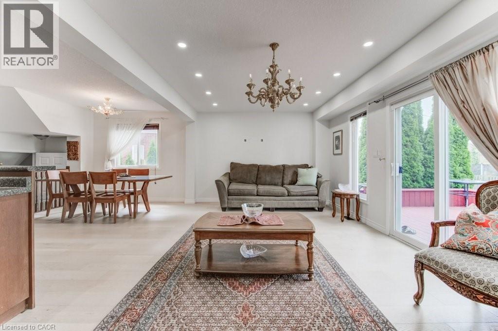 Photo 14 of 220 Lemon Grass Crescent, Kitchener ON
