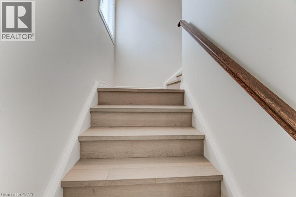 Photo 22 of 220 Lemon Grass Crescent, Kitchener ON