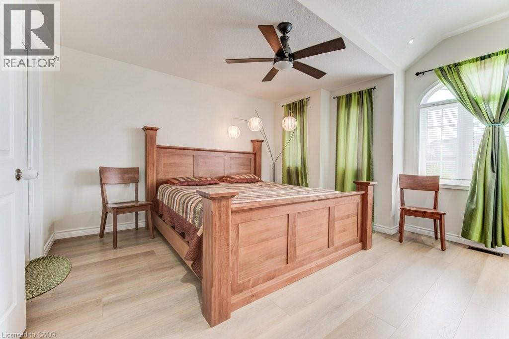 Photo 25 of 220 Lemon Grass Crescent, Kitchener ON
