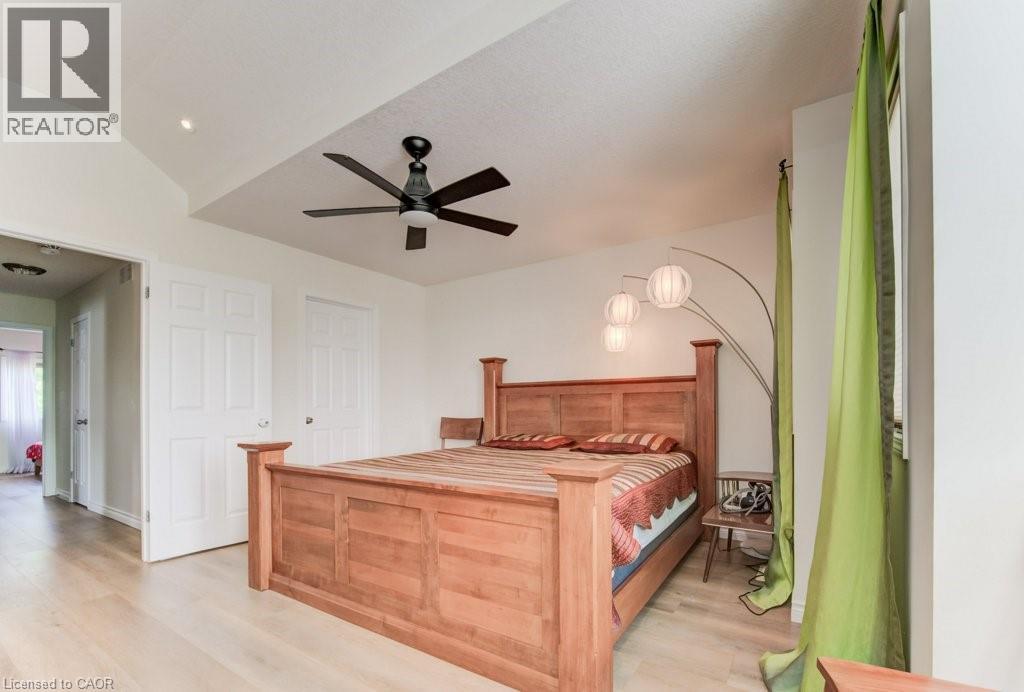 Photo 27 of 220 Lemon Grass Crescent, Kitchener ON