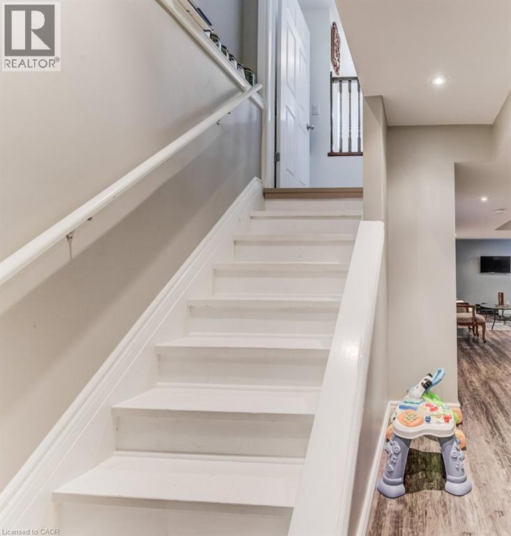 Photo 35 of 220 Lemon Grass Crescent, Kitchener ON