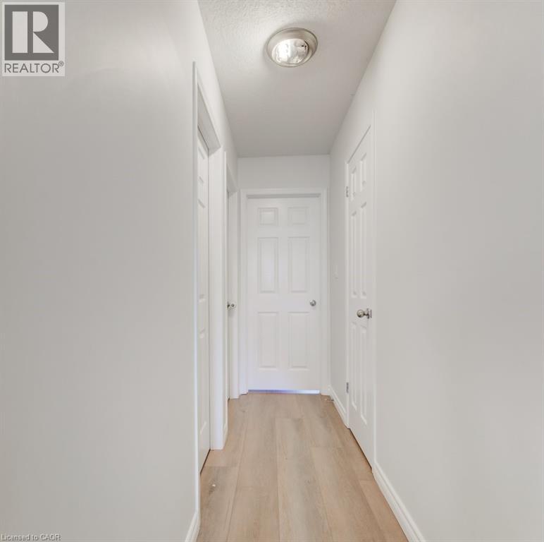 Photo 24 of 220 Lemon Grass Crescent, Kitchener ON