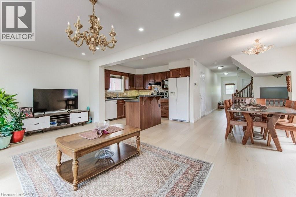 Photo 10 of 220 Lemon Grass Crescent, Kitchener ON