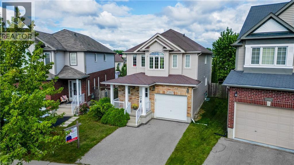 Photo 1 of 220 Lemon Grass Crescent, Kitchener ON