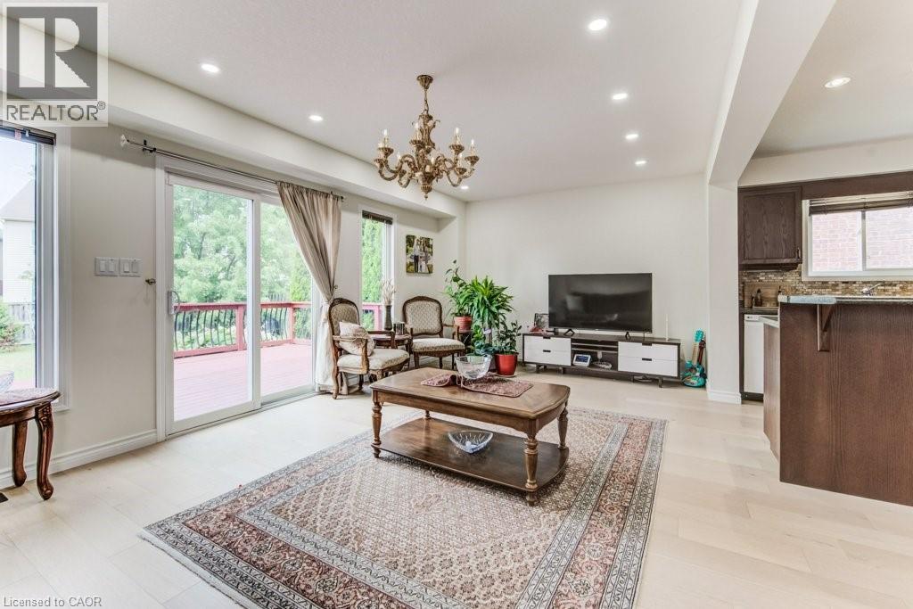 Photo 12 of 220 Lemon Grass Crescent, Kitchener ON