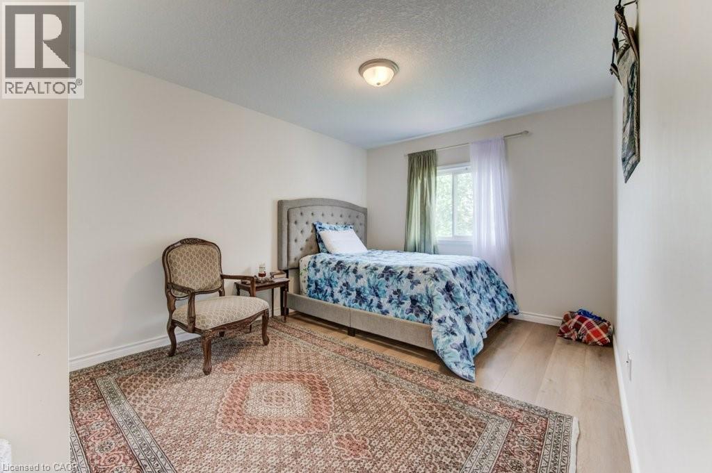 Photo 32 of 220 Lemon Grass Crescent, Kitchener ON