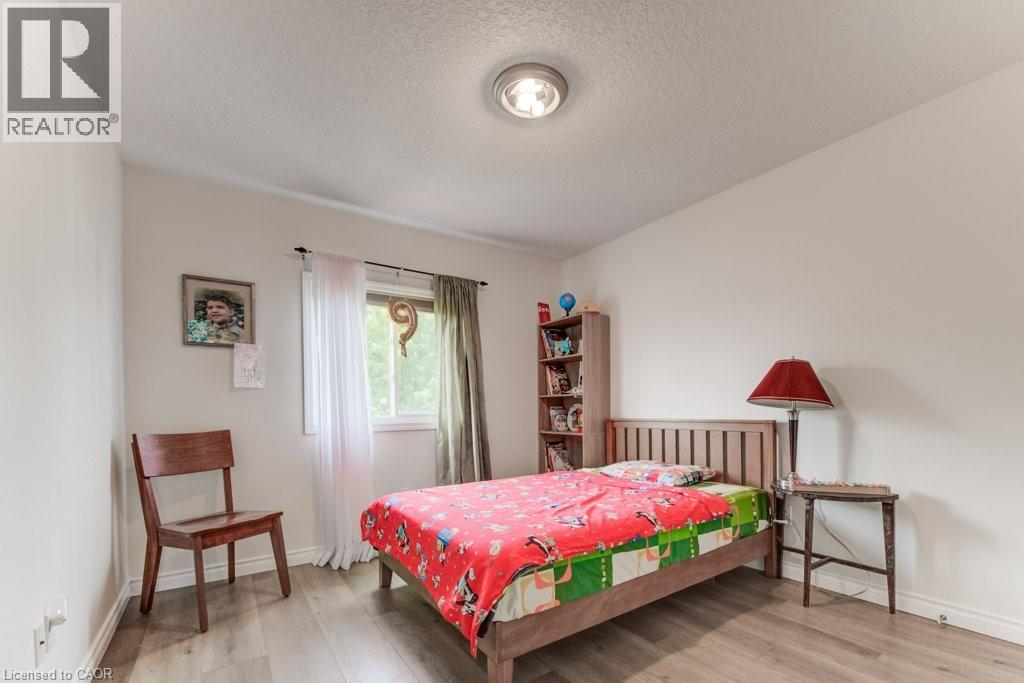 Photo 30 of 220 Lemon Grass Crescent, Kitchener ON