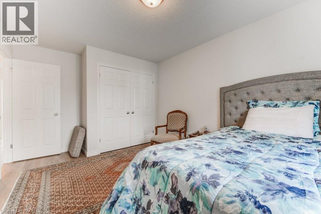 Photo 33 of 220 Lemon Grass Crescent, Kitchener ON