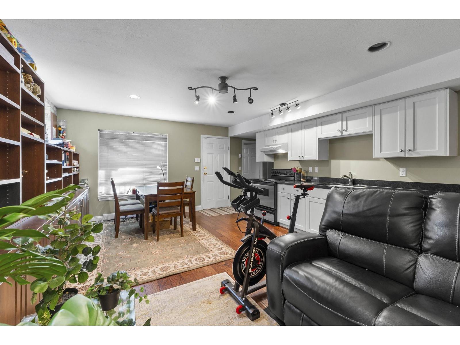 Photo 19 of 9764 180 Street, Surrey BC