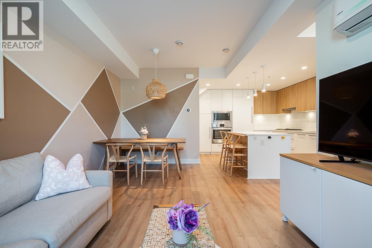 Photo 10 of 103 2035 Glenaire Drive, North Vancouver BC