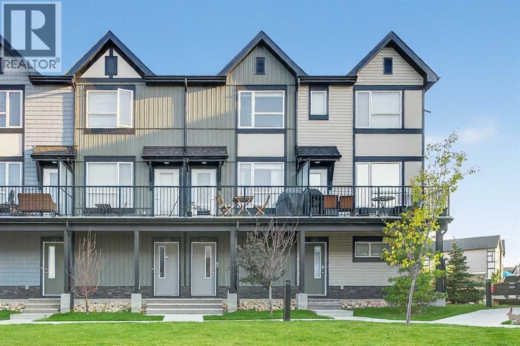 Single Family House for Sale in   Evanscrest Park NW Evanston Calgary 