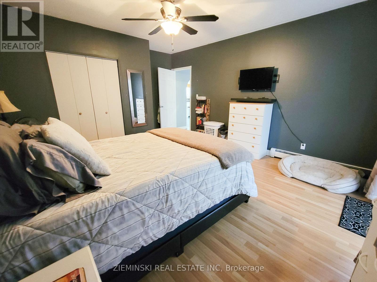 Photo 11 of 300 Teefy Street, Iroquois Falls ON