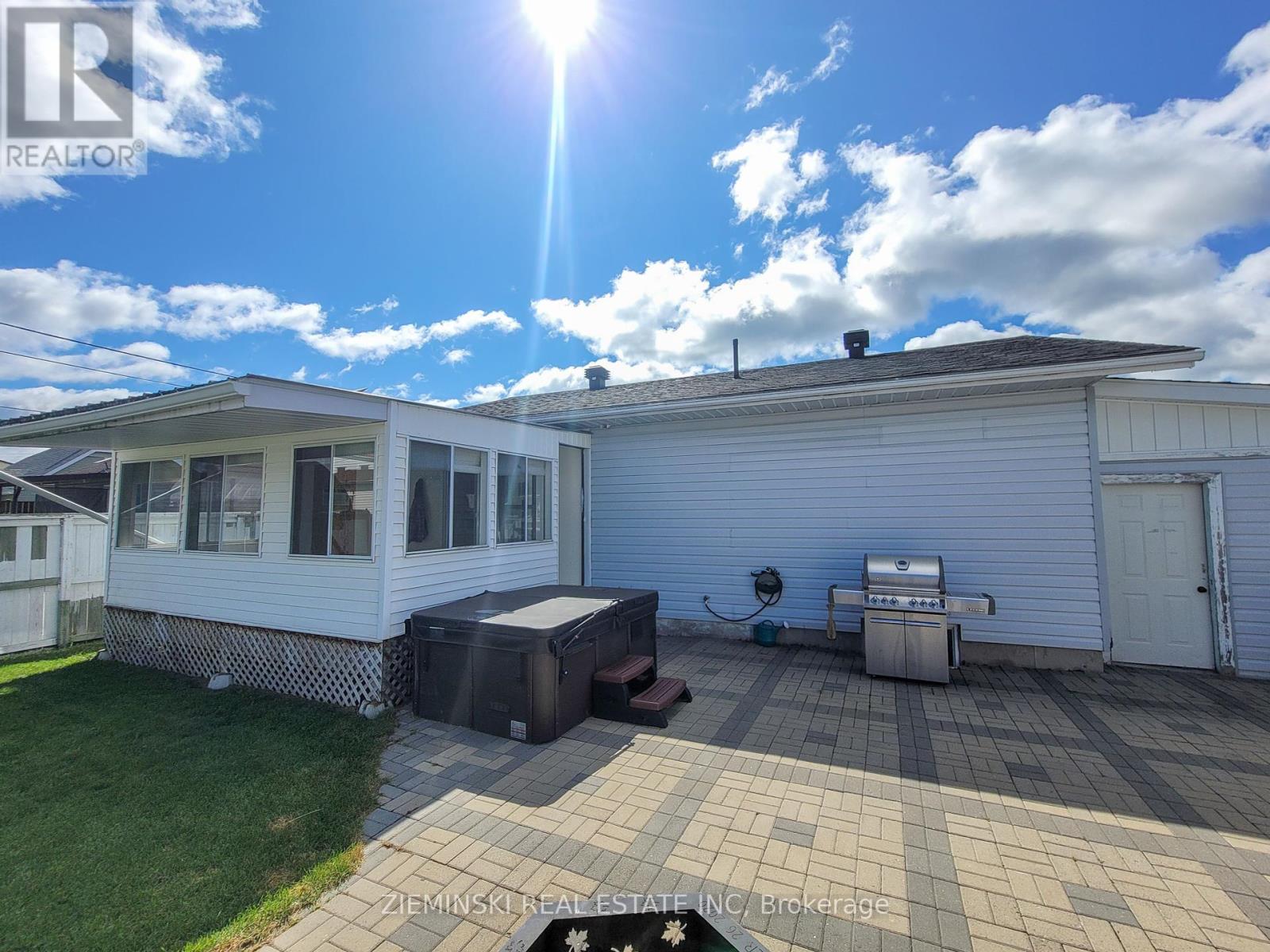 Photo 26 of 300 Teefy Street, Iroquois Falls ON