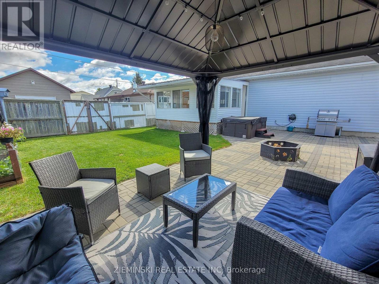 Photo 39 of 300 Teefy Street, Iroquois Falls ON