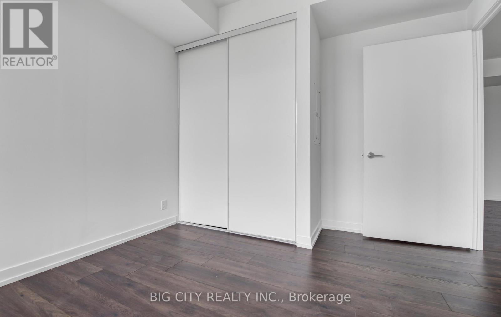Photo 12 of 1911 898 Portage Parkway, Vaughan ON