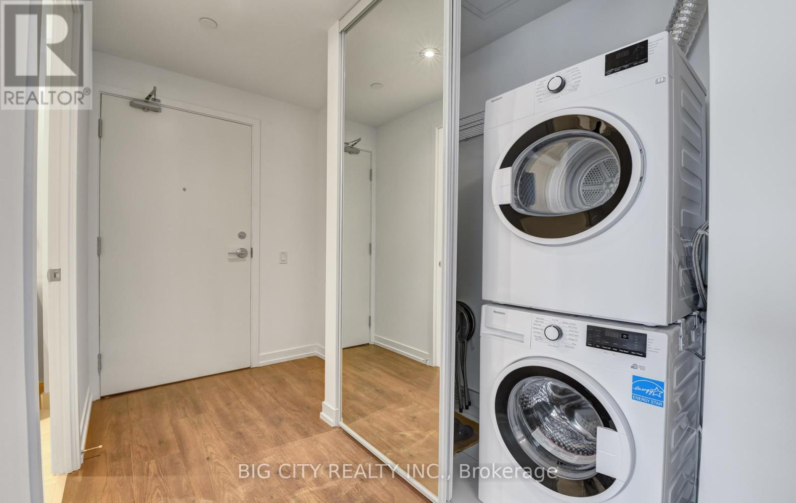 Photo 2 of 1911 898 Portage Parkway, Vaughan ON