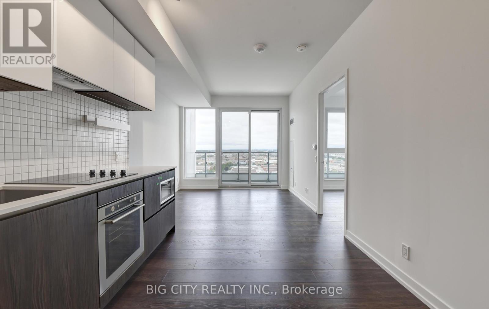 Photo 4 of 1911 898 Portage Parkway, Vaughan ON