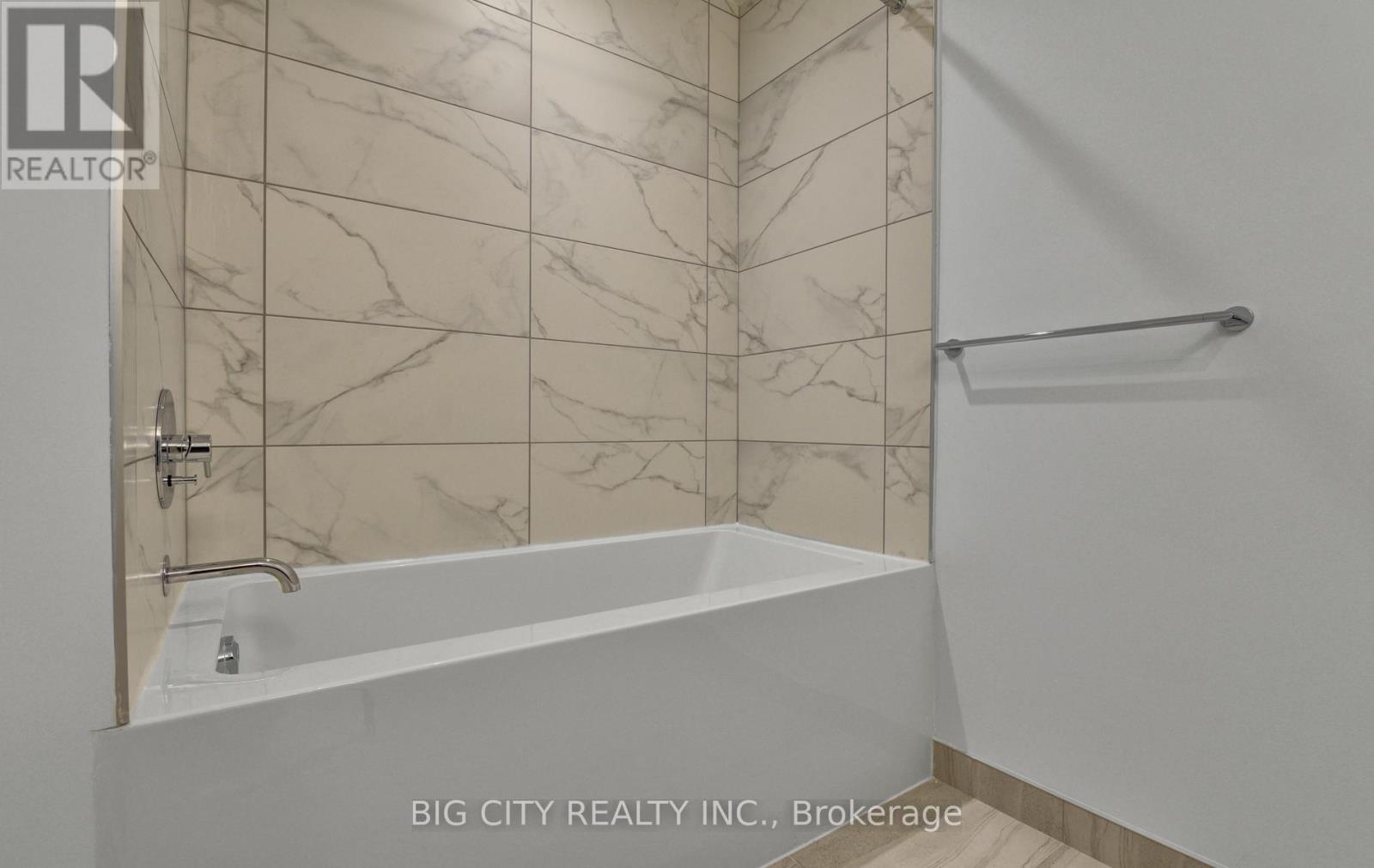 Photo 9 of 1911 898 Portage Parkway, Vaughan ON