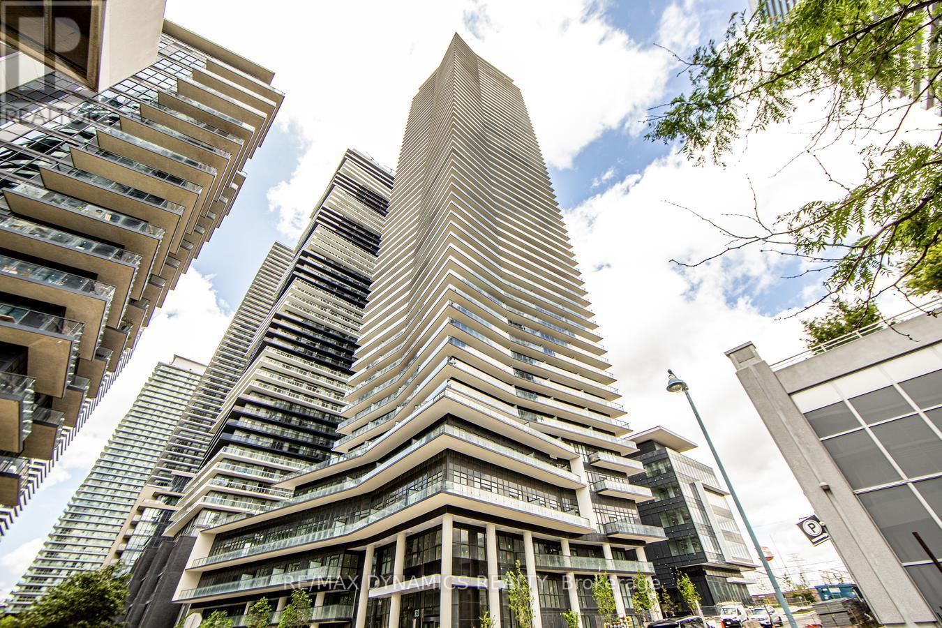 Photo 2 of 5002 38 Annie Craig Drive S, Toronto ON