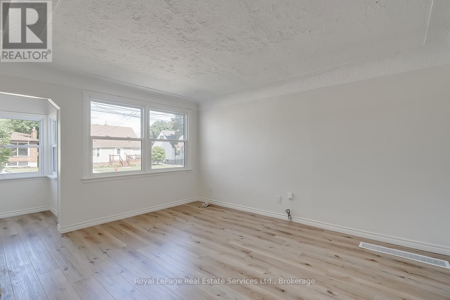 Photo 3 of Main 235 East 21st Street, Hamilton ON