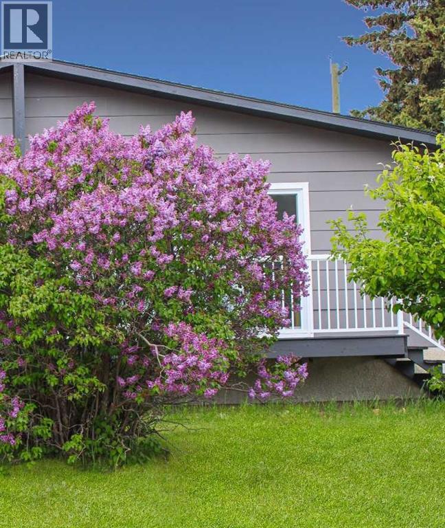 Photo 3 of 9220 112 A Avenue, Grande Prairie AB