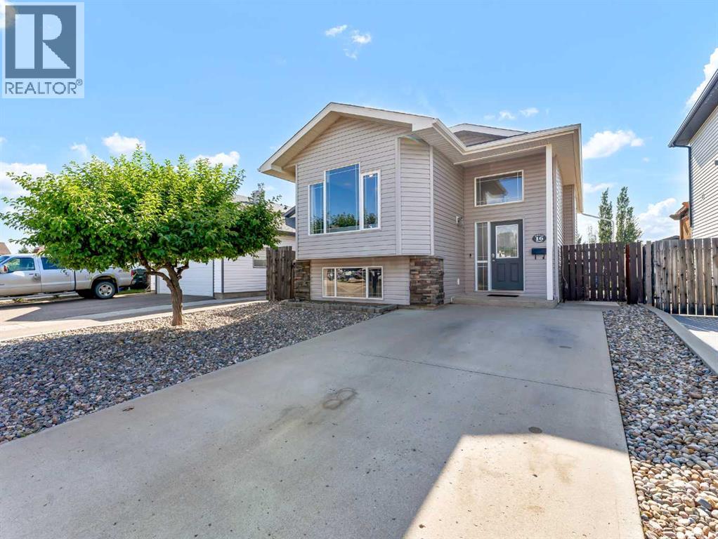 Photo 2 of 16 Terrace Avenue Ne, Medicine Hat AB