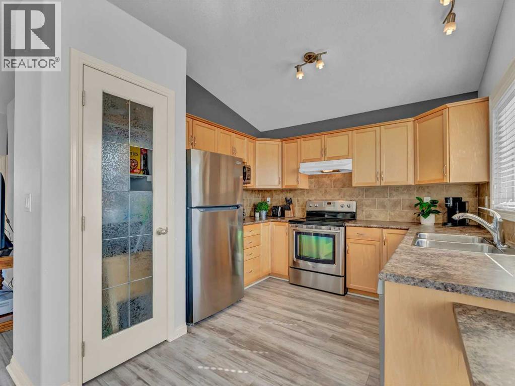 Photo 16 of 16 Terrace Avenue Ne, Medicine Hat AB