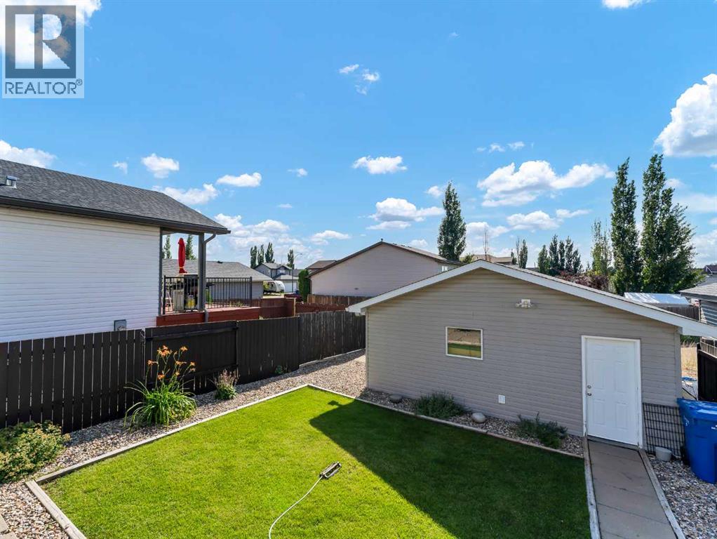 Photo 1 of 16 Terrace Avenue Ne, Medicine Hat AB