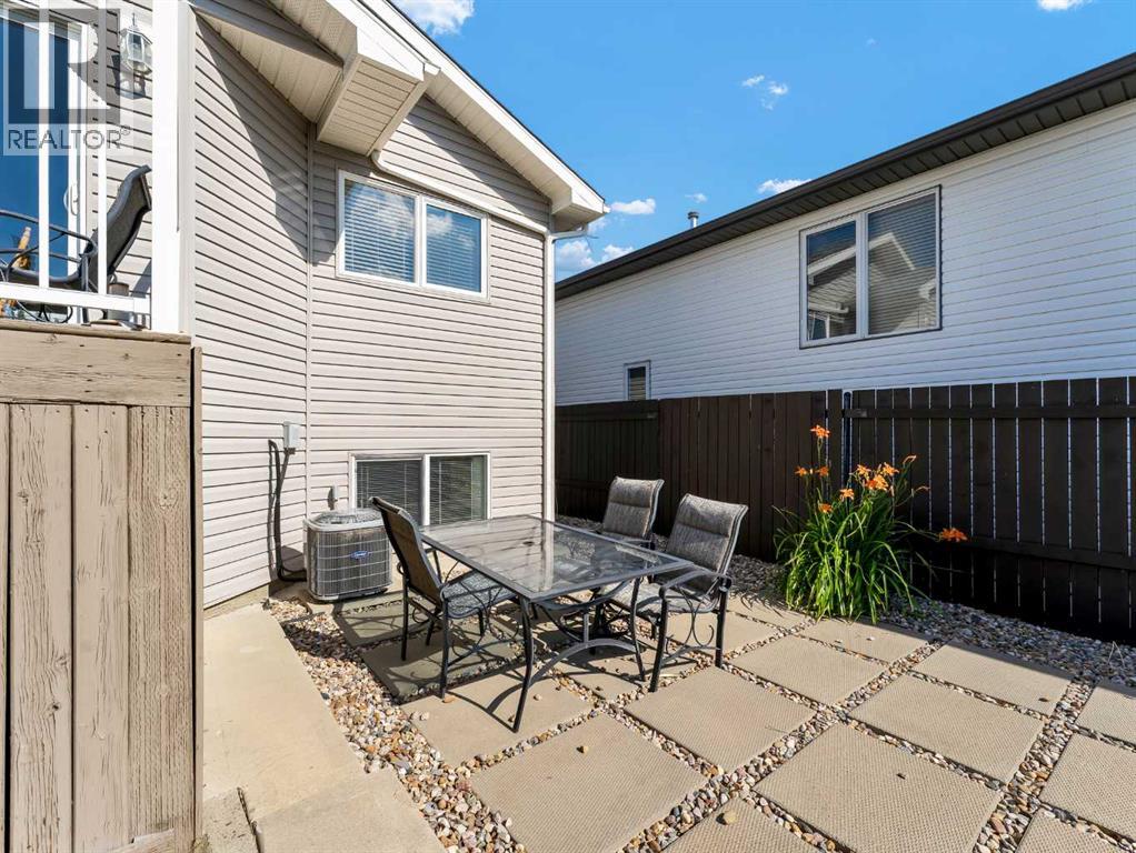 Photo 8 of 16 Terrace Avenue Ne, Medicine Hat AB