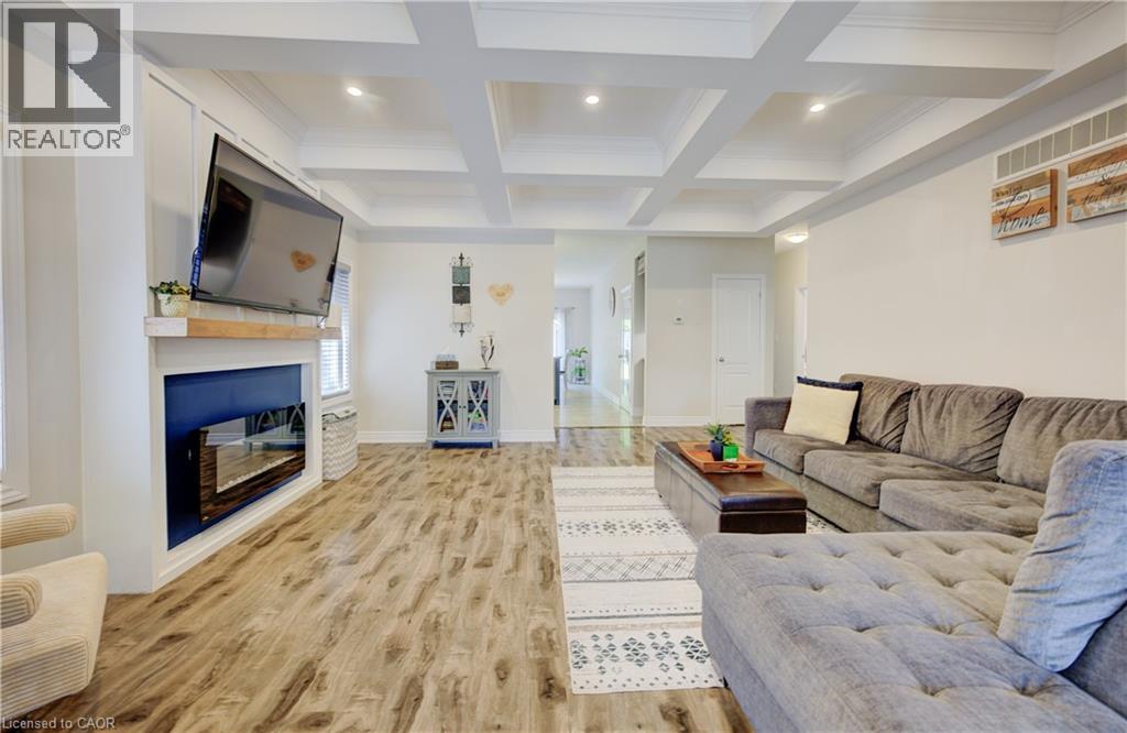 Photo 32 of 40 Fraserwood Court, Cambridge ON