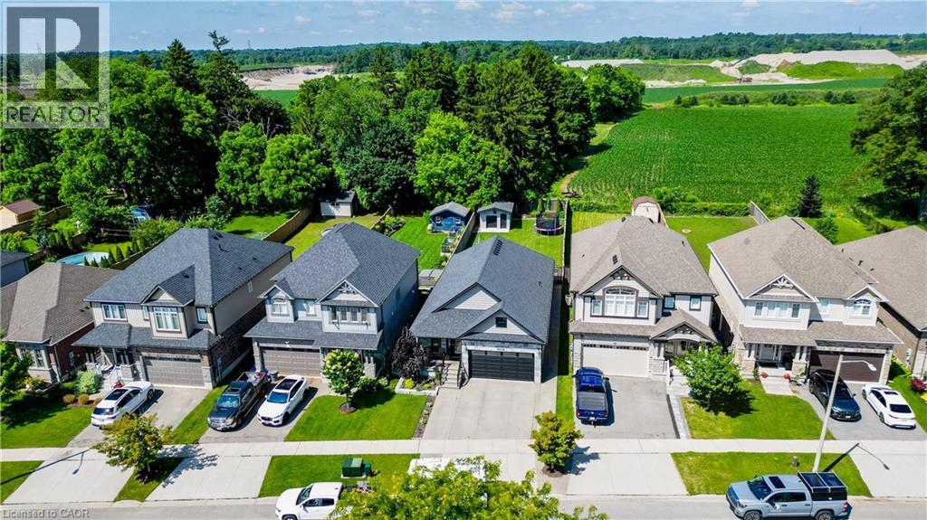 Photo 2 of 40 Fraserwood Court, Cambridge ON