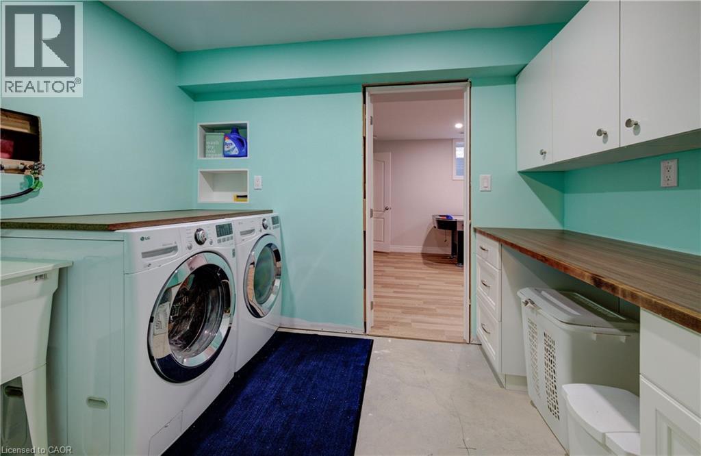 Photo 34 of 40 Fraserwood Court, Cambridge ON