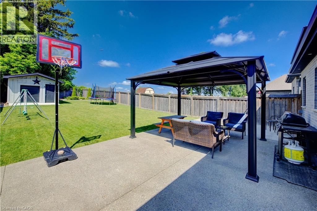 Photo 19 of 40 Fraserwood Court, Cambridge ON