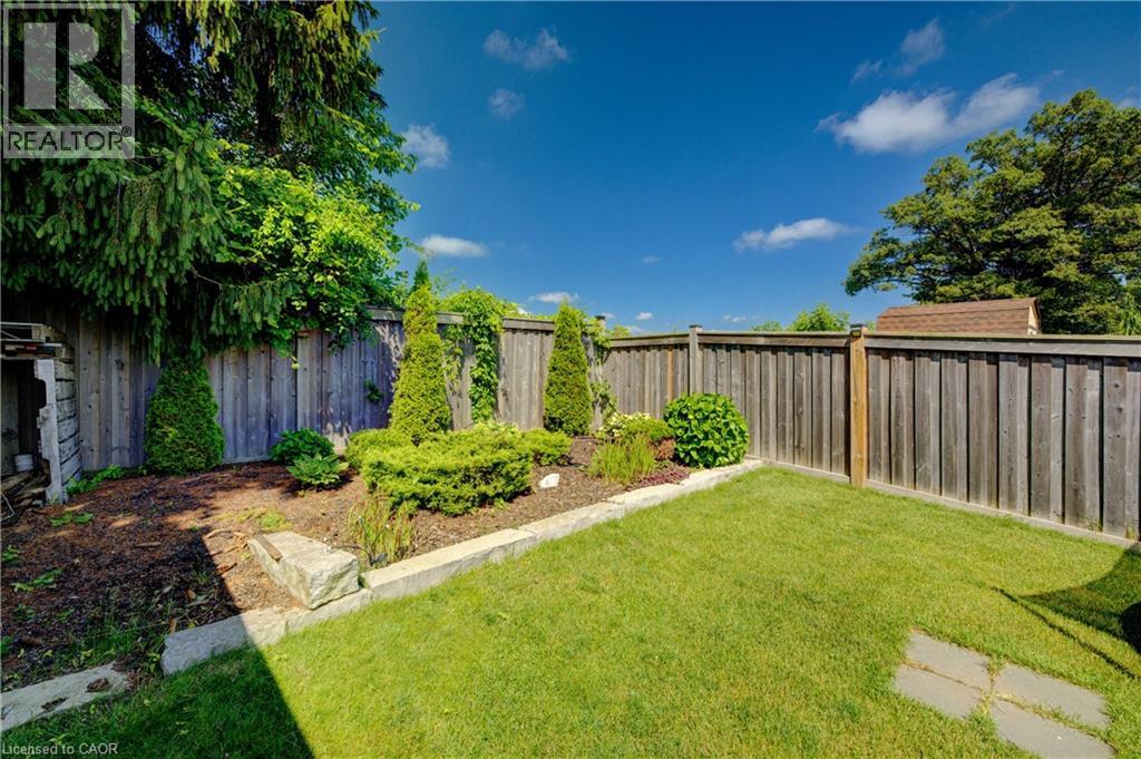 Photo 18 of 40 Fraserwood Court, Cambridge ON