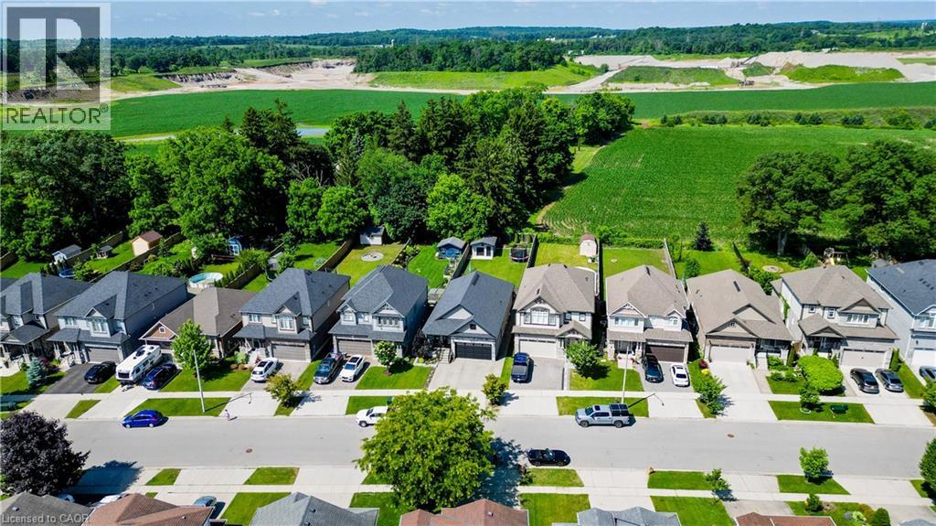 Photo 22 of 40 Fraserwood Court, Cambridge ON
